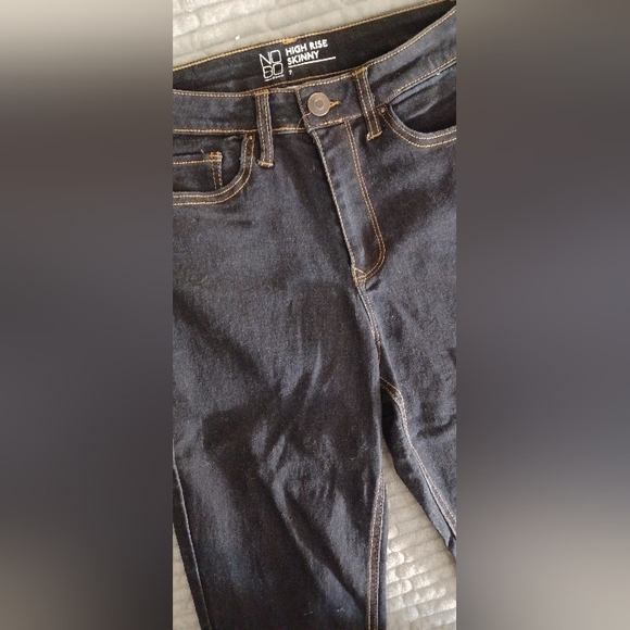 No Boundaries High Rise Skinny Dark Denim (7) jeggings - Picture 3 of 4